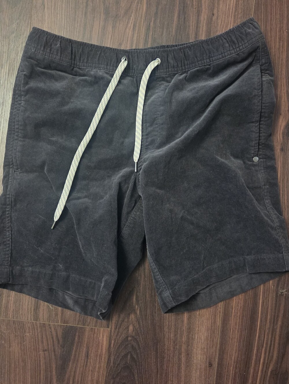 Vuori Men's Optimist Short Grey Medium